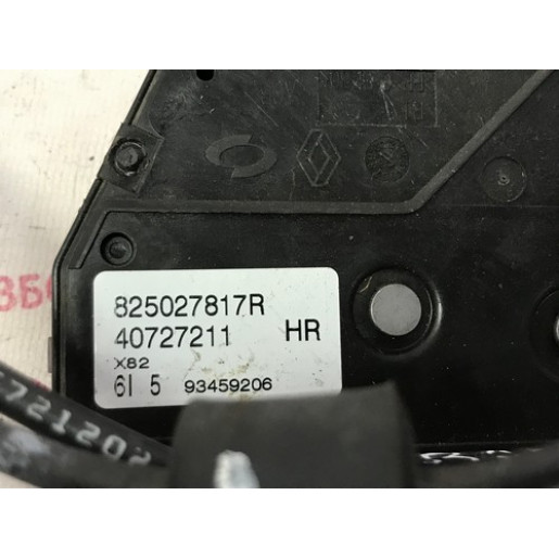  Замок боковой раздвижной двери правый Renault Trafic III 2014-2021 825027817R